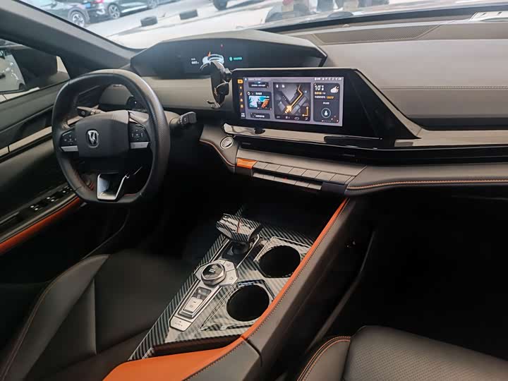 Фото 7 - Changan UNI-V