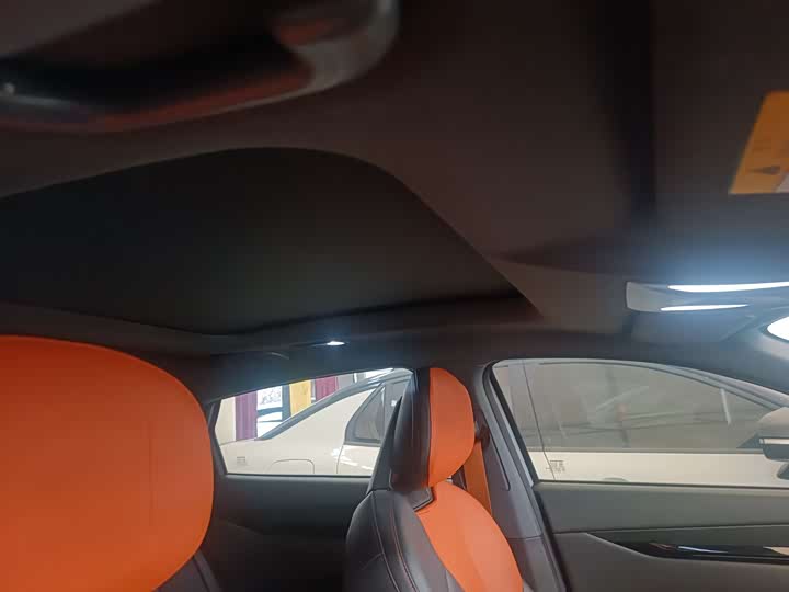 Фото 8 - Changan UNI-V