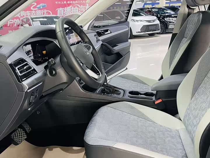 Фото 7 - Volkswagen Lavida