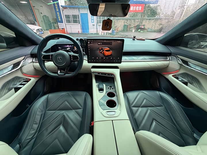 Фото 4 - Zeekr 001