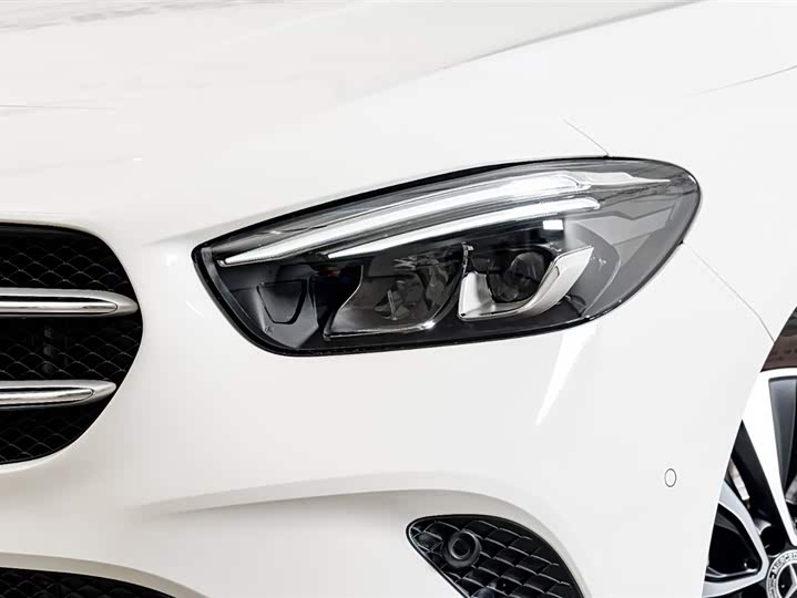 Photo 4 - Mercedes-Benz B-Class