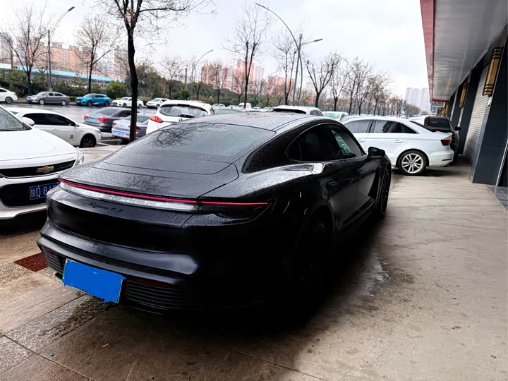 Photo 3 - Porsche Taycan