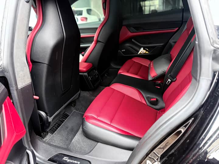 Photo 5 - Porsche Taycan