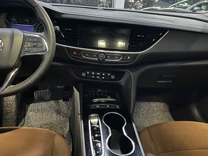 Фото 8 - Buick Regal