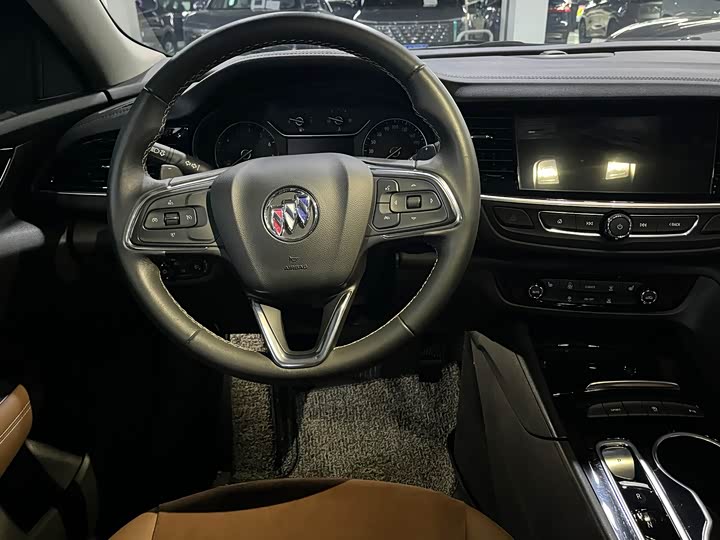 Фото 9 - Buick Regal