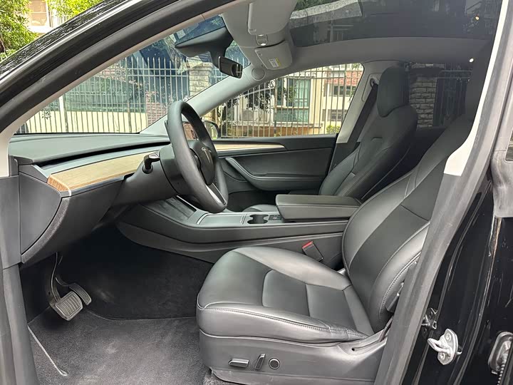 Фото 6 - Tesla Model Y