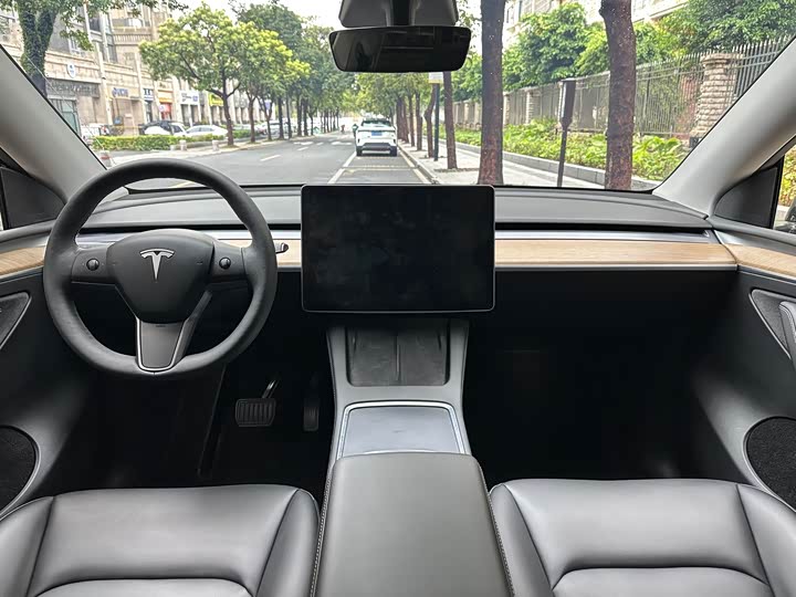 Фото 9 - Tesla Model Y