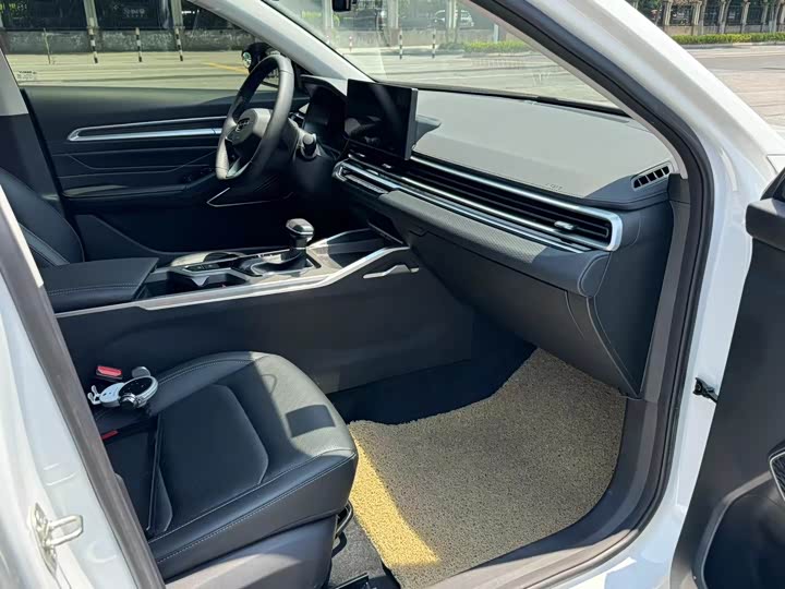 Фото 7 - Geely Emgrand