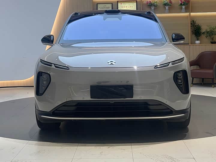 Фото 3 - Nio EC6