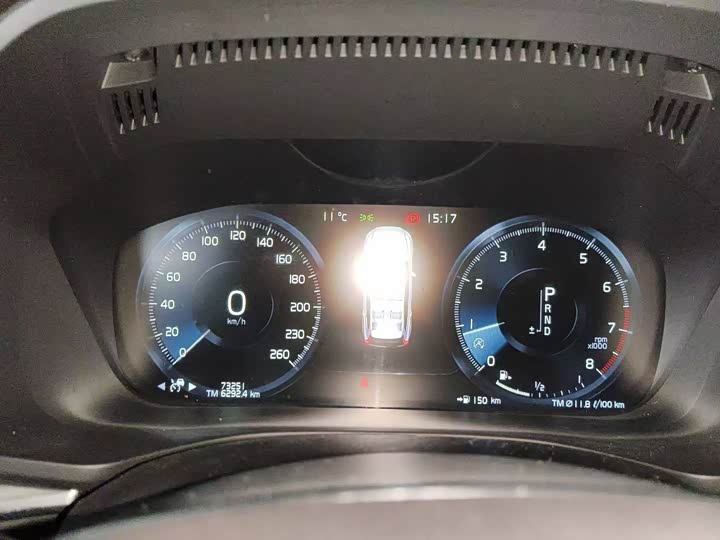 Фото 9 - Volvo XC60