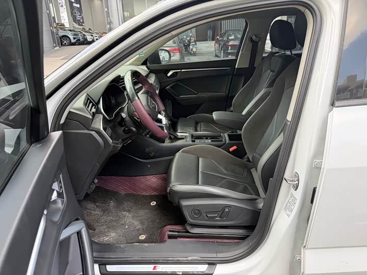 Photo 4 - Audi Q3 Sportback