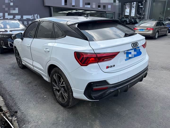 Photo 8 - Audi Q3 Sportback