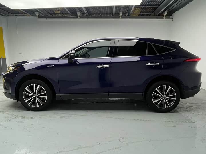 Фото 4 - Toyota Harrier