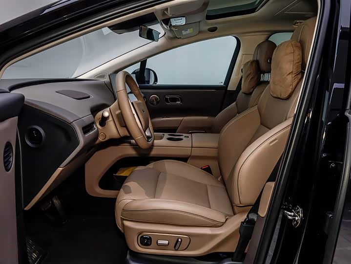 Фото 9 - LiXiang i8