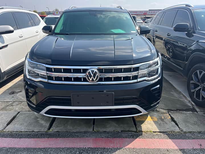 Photo 2 - Volkswagen Teramont X