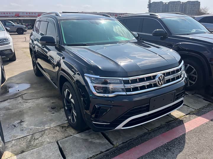 Photo 3 - Volkswagen Teramont X