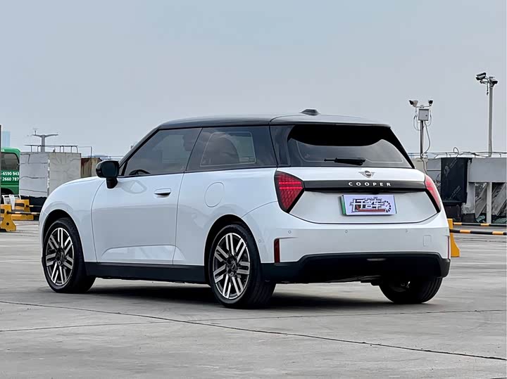 Фото 3 - Mini Cooper