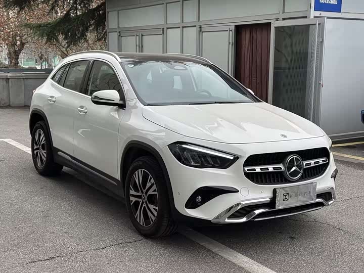 Photo 3 - Mercedes-Benz GLA-Class