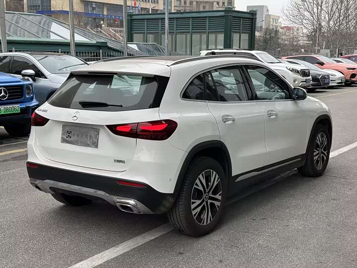 Photo 4 - Mercedes-Benz GLA-Class