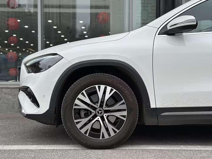 Photo 7 - Mercedes-Benz GLA-Class