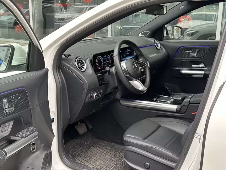 Photo 9 - Mercedes-Benz GLA-Class