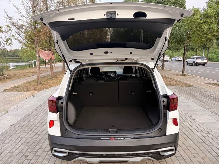 Фото 8 - Kia KX3