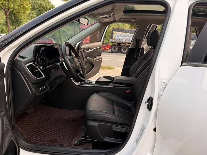 Фото 9 - Kia KX3