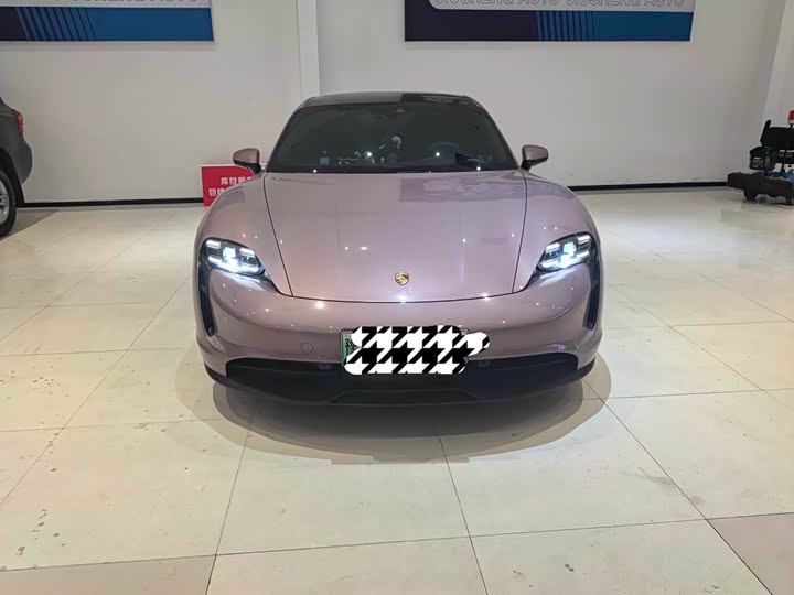 Фото 2 - Porsche Taycan