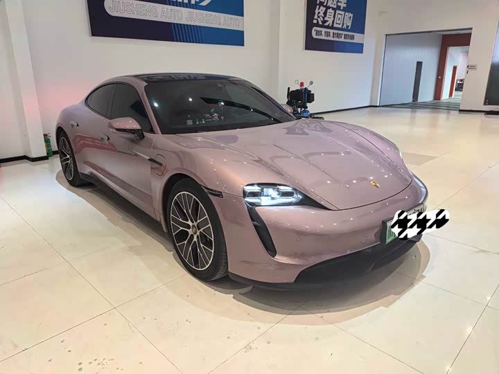 Фото 3 - Porsche Taycan