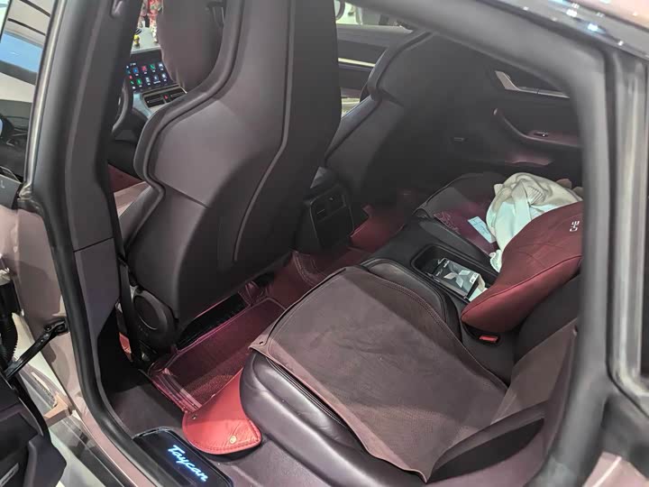 Фото 6 - Porsche Taycan