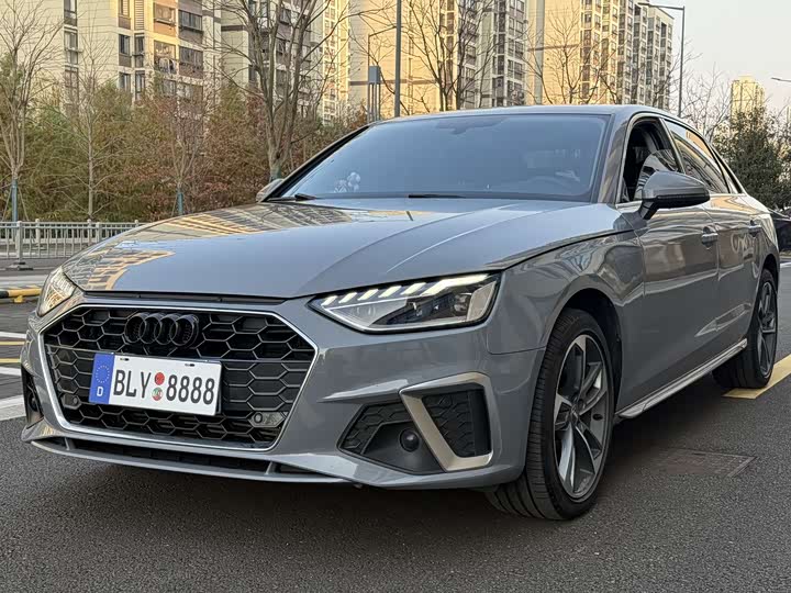 Фото 1 - Audi A4L