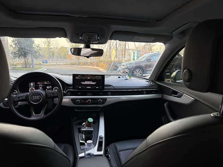 Фото 4 - Audi A4L