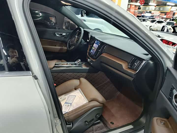 Фото 5 - Volvo XC60 Hybrid