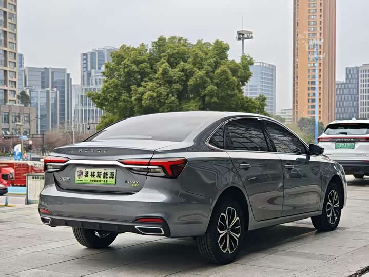 Фото 6 - Roewe i6 Max EV