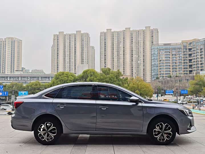 Фото 7 - Roewe i6 Max EV