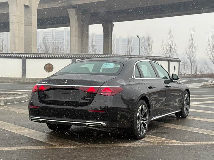 Фото 9 - Mercedes-Benz E-Class Hybrid