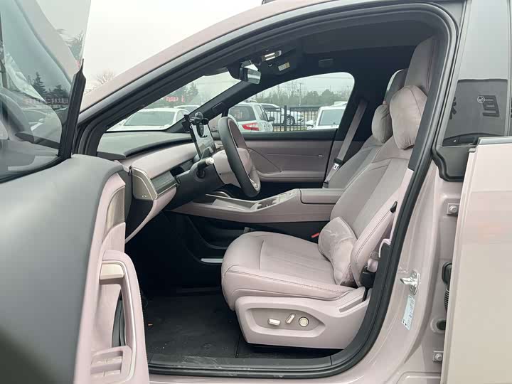 Фото 5 - Nio Onvo L60