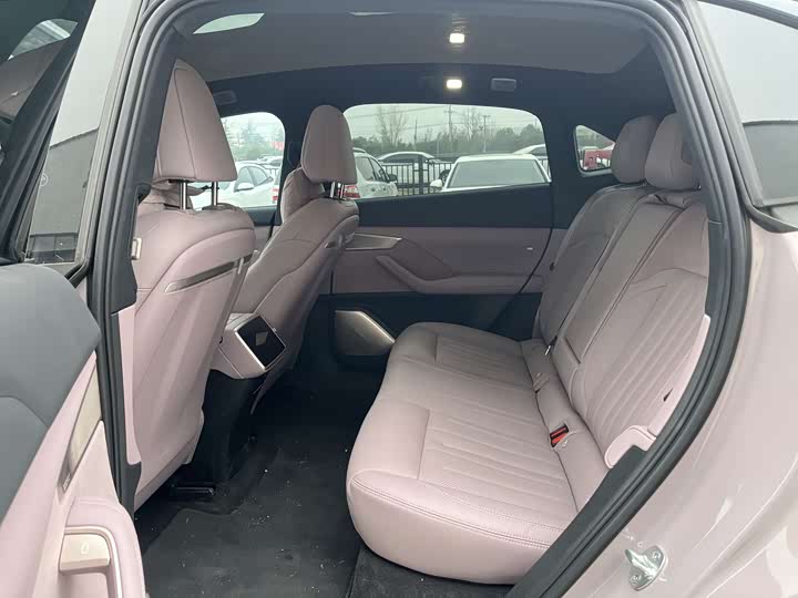 Фото 9 - Nio Onvo L60