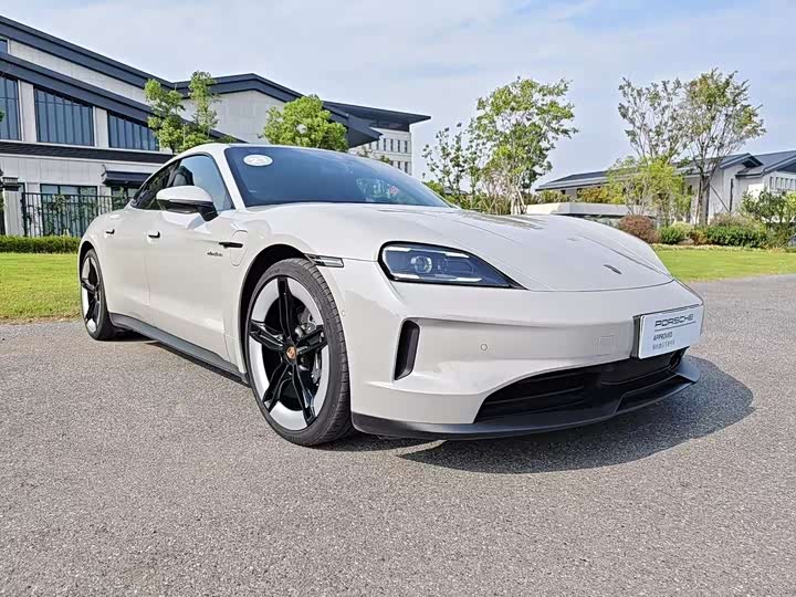 Фото 3 - Porsche Taycan