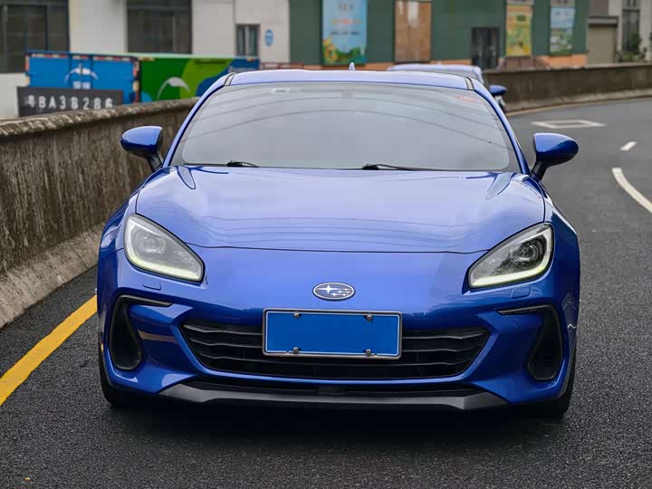 Фото 2 - Subaru BRZ