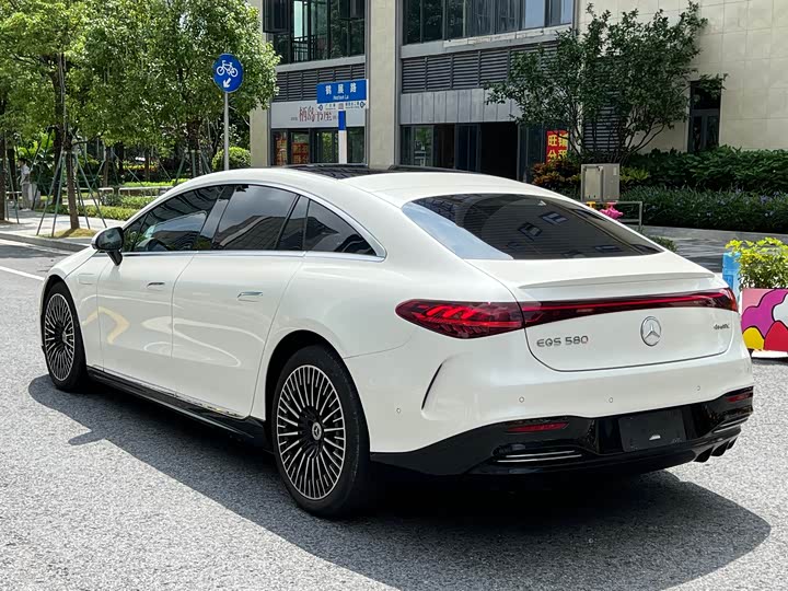 Фото 6 - Mercedes-Benz EQS