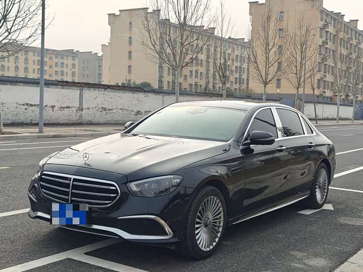 Фото 1 - Mercedes-Benz E-Class