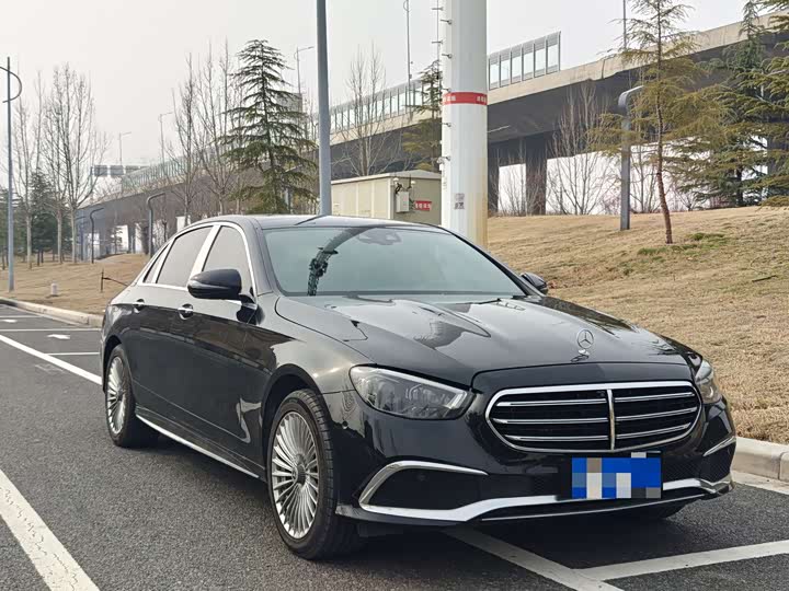 Фото 2 - Mercedes-Benz E-Class