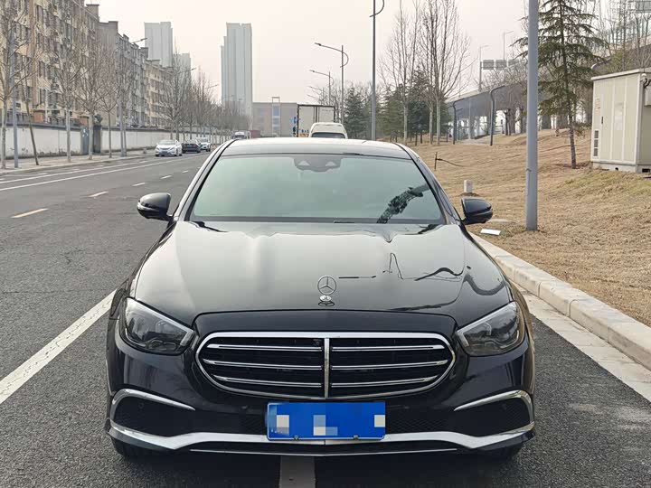 Фото 3 - Mercedes-Benz E-Class