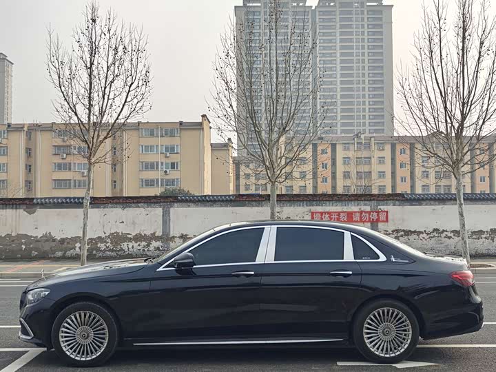 Фото 9 - Mercedes-Benz E-Class