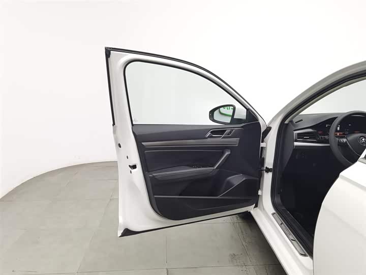 Photo 8 - Volkswagen Lavida