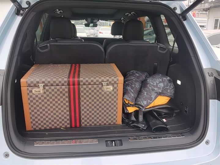 Фото 4 - LiXiang One