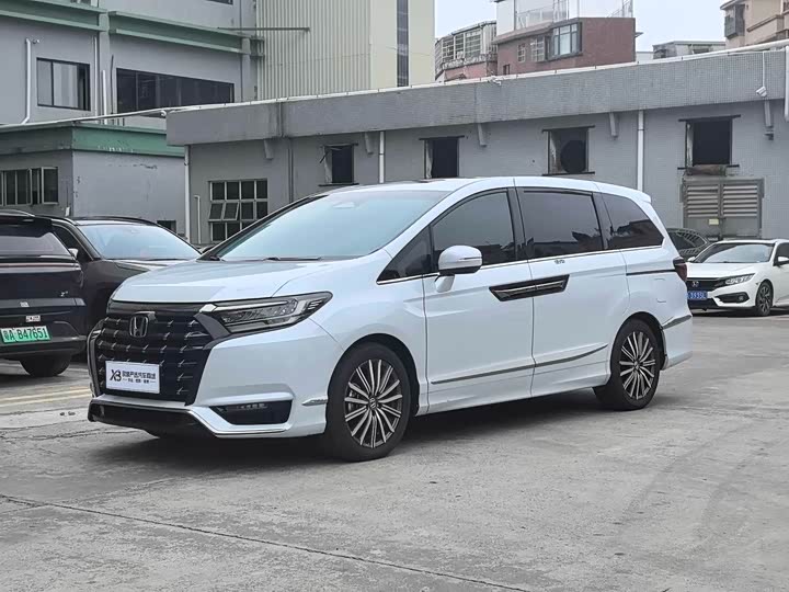 Фото 1 - Honda Elysion