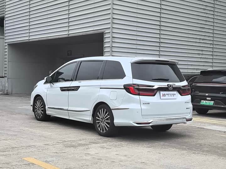 Фото 7 - Honda Elysion