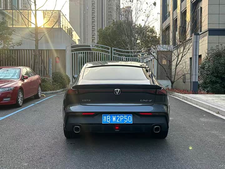 Photo 8 - Changan UNI-V